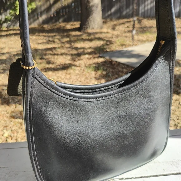 ❌❌❌SOLD❌❌❌ Coach Ergo Mini Zip - Picture 4 of 10